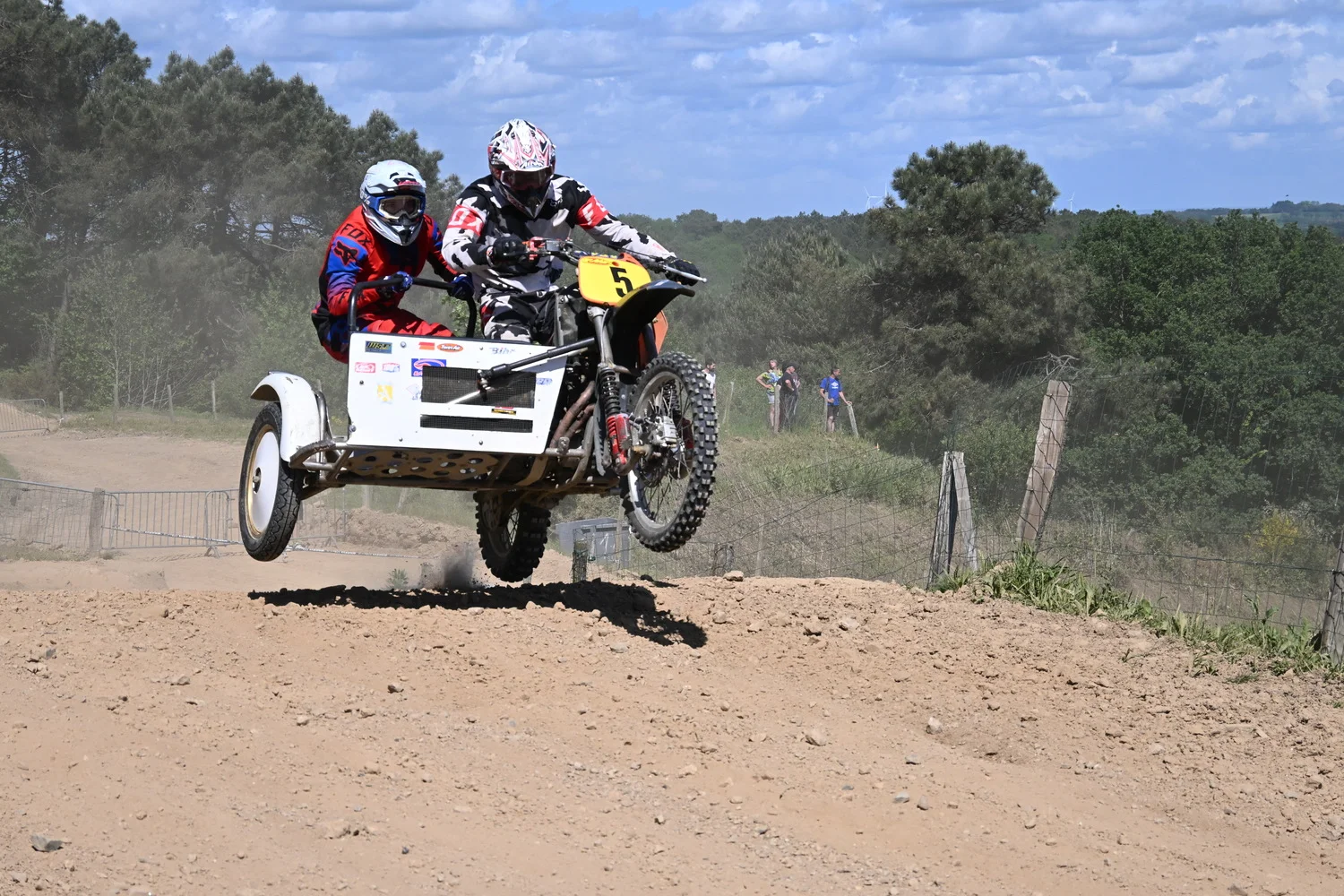 BIGNAN (56) MOTOCROSS 100% MOTOS ANCIENNES FFM LES 9 ET 10 MAI 2026.