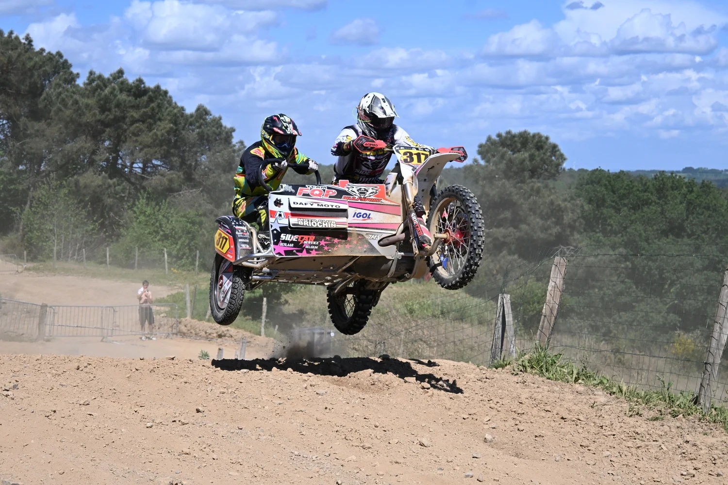 BIGNAN (56) MOTOCROSS 100% MOTOS ANCIENNES FFM LES 9 ET 10 MAI 2026.