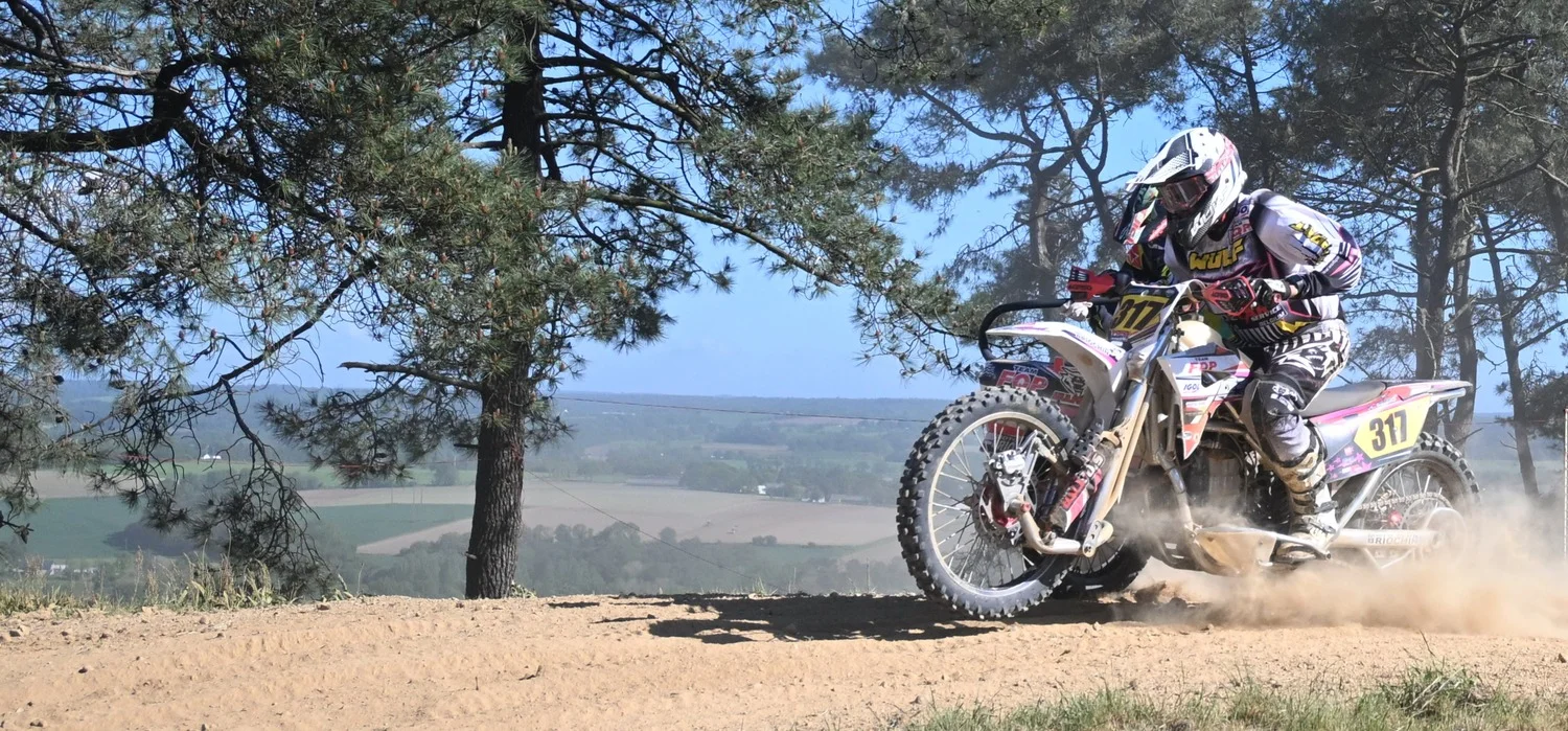 BIGNAN (56) MOTOCROSS 100% MOTOS ANCIENNES FFM LES 9 ET 10 MAI 2026.