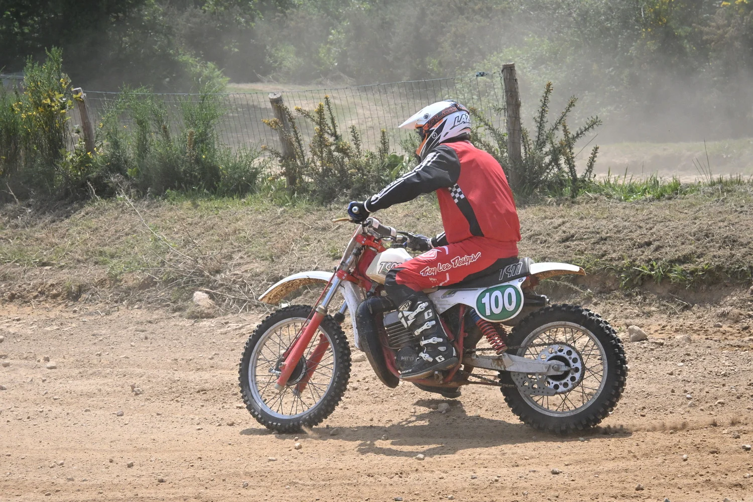 BIGNAN (56) MOTOCROSS 100% MOTOS ANCIENNES FFM LES 9 ET 10 MAI 2026.
