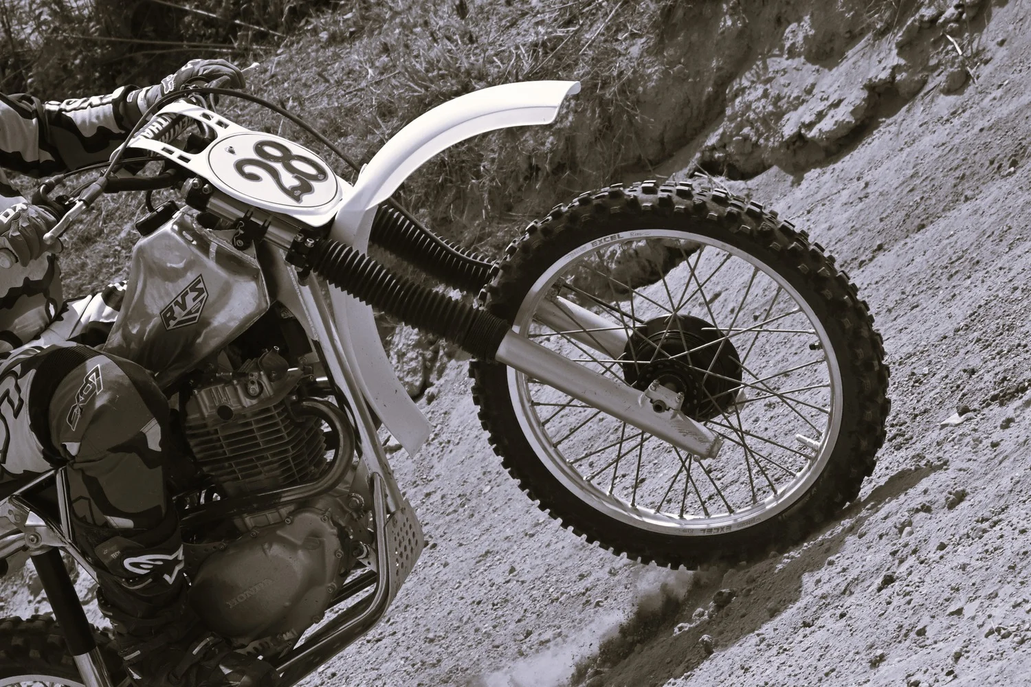BIGNAN (56) MOTOCROSS 100% MOTOS ANCIENNES FFM LES 9 ET 10 MAI 2026.