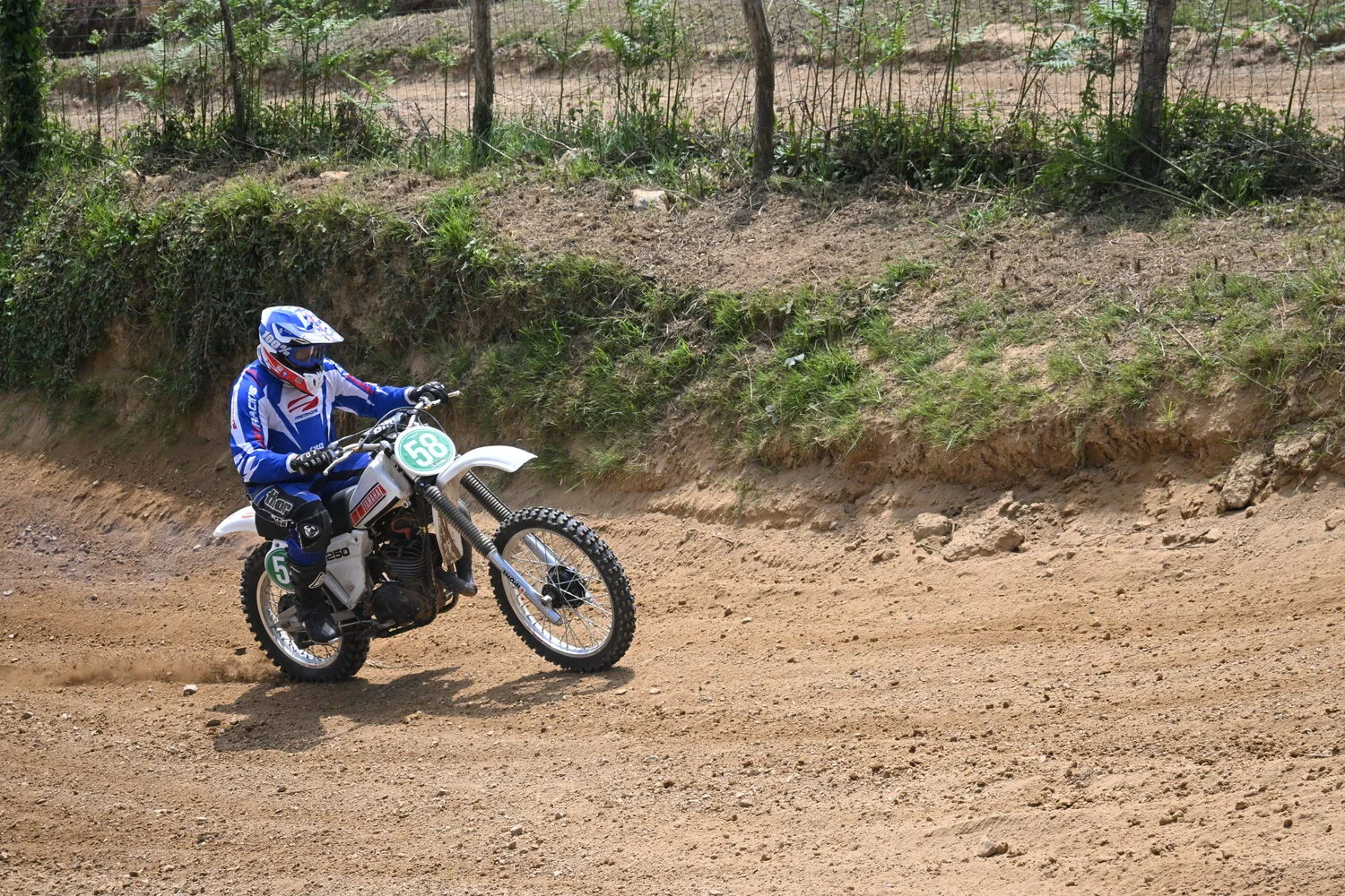 BIGNAN (56) MOTOCROSS 100% MOTOS ANCIENNES FFM LES 9 ET 10 MAI 2026.
