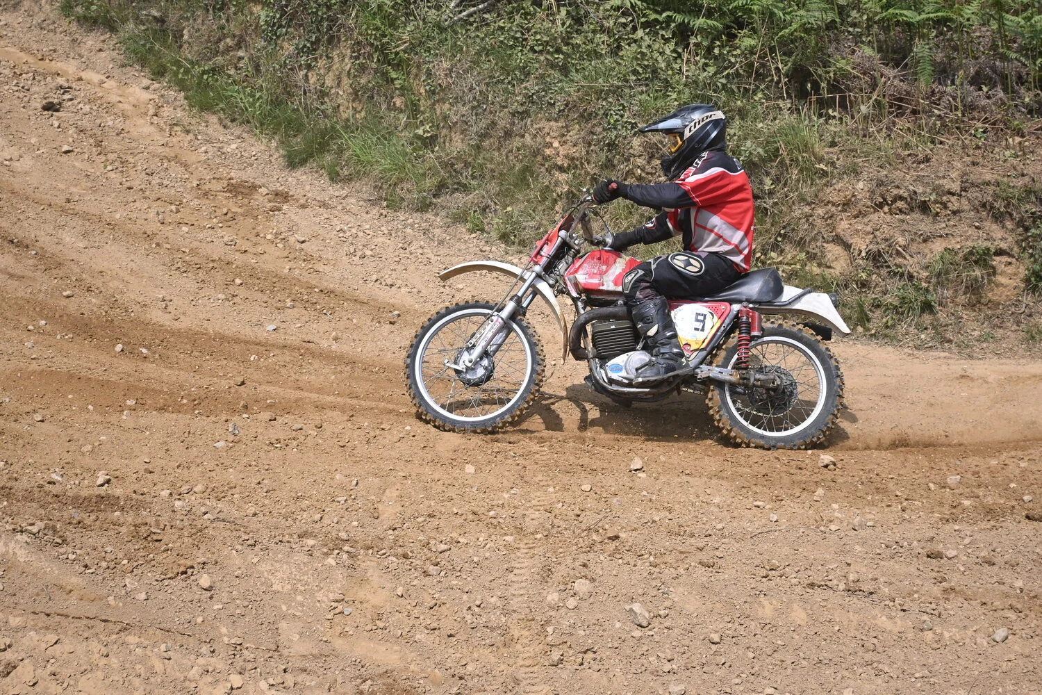 BIGNAN (56) MOTOCROSS 100% MOTOS ANCIENNES FFM LES 9 ET 10 MAI 2026.