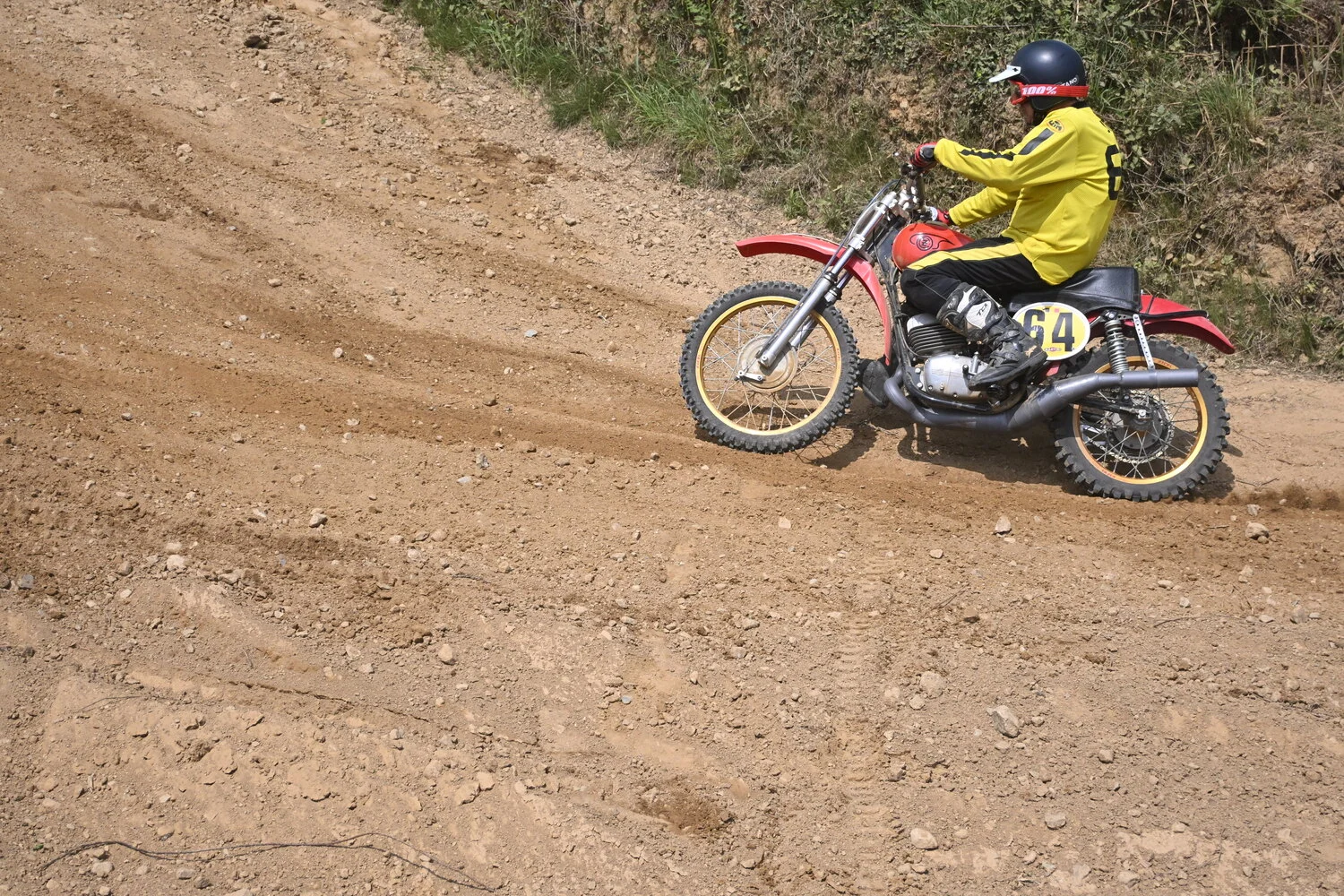 BIGNAN (56) MOTOCROSS 100% MOTOS ANCIENNES FFM LES 9 ET 10 MAI 2026.