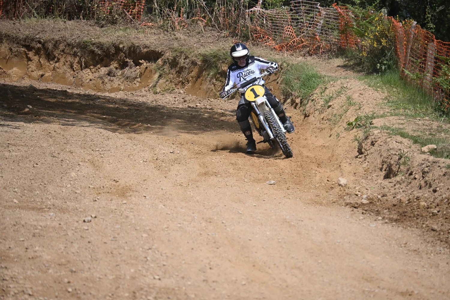 BIGNAN (56) MOTOCROSS 100% MOTOS ANCIENNES FFM LES 9 ET 10 MAI 2026.