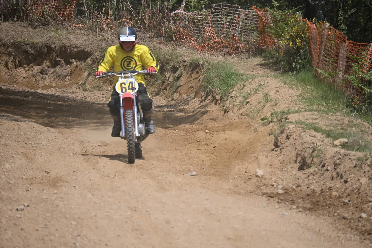 BIGNAN (56) MOTOCROSS 100% MOTOS ANCIENNES FFM LES 9 ET 10 MAI 2026.