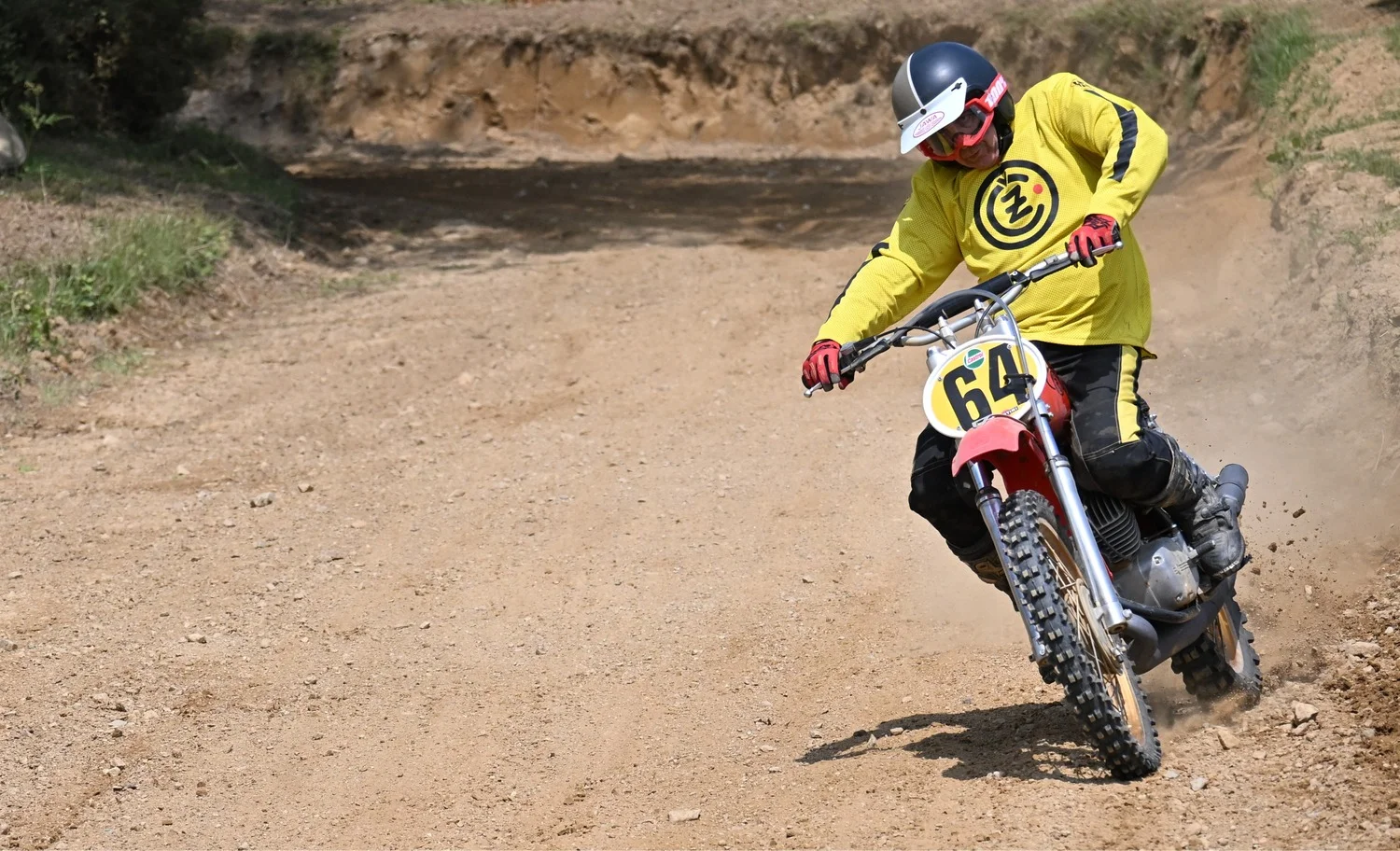 BIGNAN (56) MOTOCROSS 100% MOTOS ANCIENNES FFM LES 9 ET 10 MAI 2026.