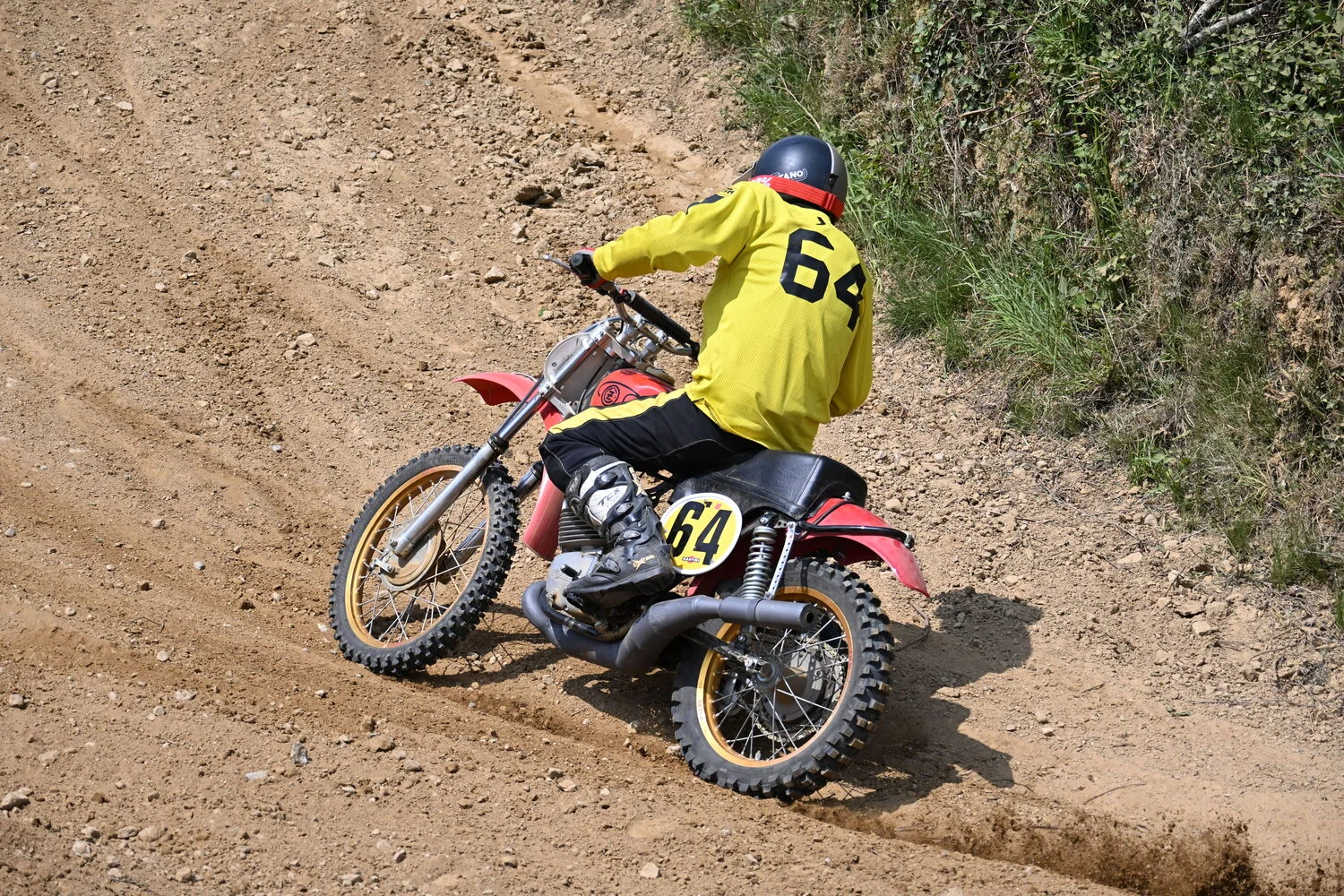 BIGNAN (56) MOTOCROSS 100% MOTOS ANCIENNES FFM LES 9 ET 10 MAI 2026.