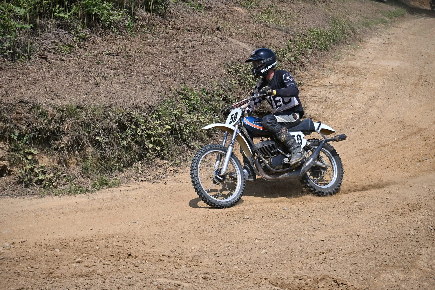 BIGNAN (56) MOTOCROSS 100% MOTOS ANCIENNES FFM LES 9 ET 10 MAI 2026.