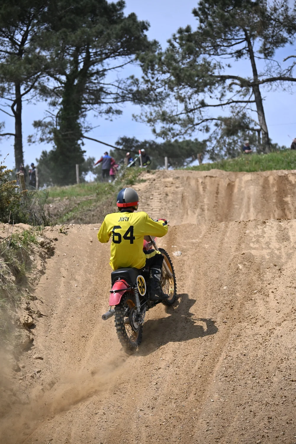 BIGNAN (56) MOTOCROSS 100% MOTOS ANCIENNES FFM LES 9 ET 10 MAI 2026.