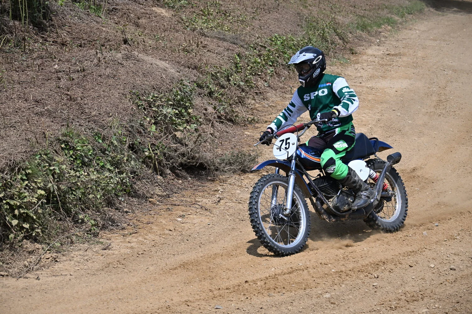 BIGNAN (56) MOTOCROSS 100% MOTOS ANCIENNES FFM LES 9 ET 10 MAI 2026.